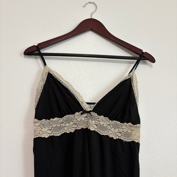 Flora Size Medium Black and Ivory Lace Short Sleep SET - Picture 2 of 11